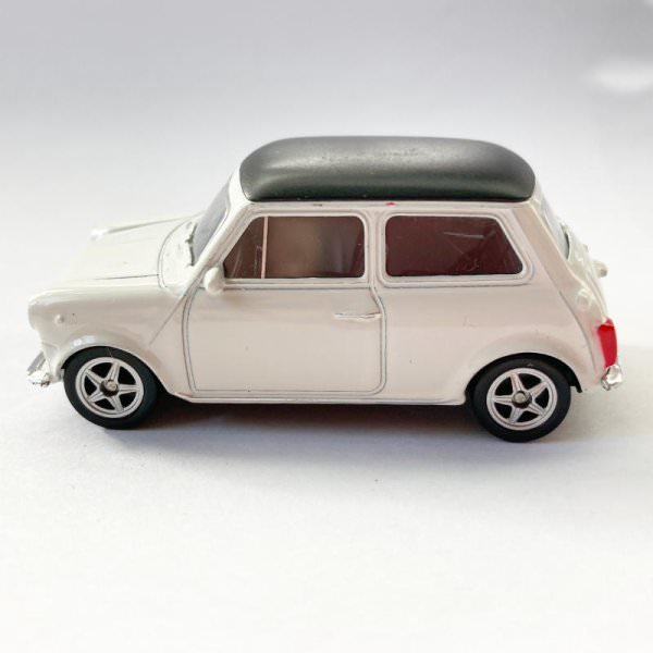 Welly | Innocenti Mini Cooper 1300 weiß - ohne Verpackung