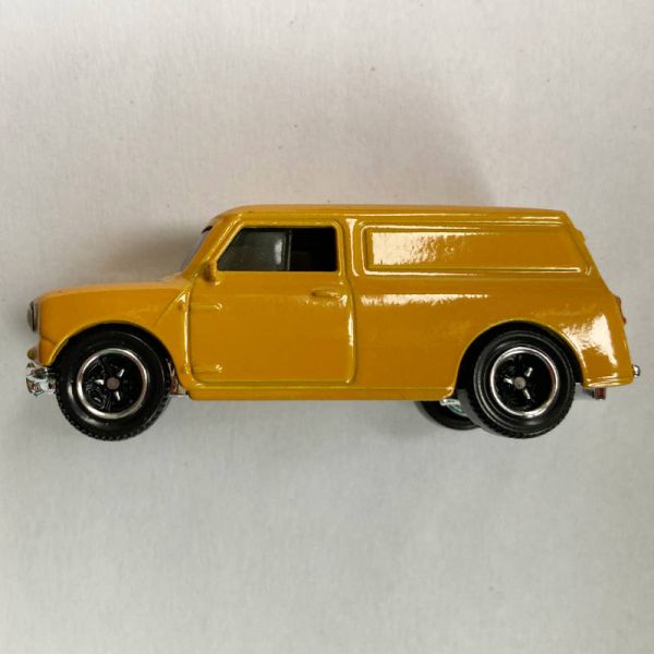 Matchbox | Austin Mini Van yellow without packaging