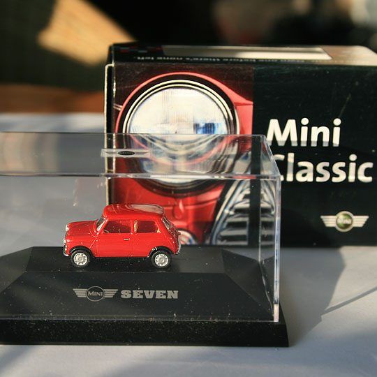 Herpa | Mini Classic Seven von BMW rot